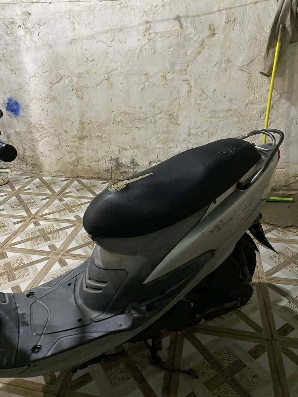 سلام عليكم 

ماكس منغولي ✅

مكينه مامفتوحه✅

كفرات بلادي ✅

ختم واحد من لطول لطول شرط ويه المكينه ✅

دراجه رمبه ع ايدي مطلعه الوصل مالته موجود ✅

مكاني حله شارع ٨٠✅

السعر 575 بيه مجال حك الجيه ✅


**إذا كنت صاحب هذا الإعلان وتريد حذفه لأي سبب، رجاءا أرسل رسالة إلى الدعم الفني**