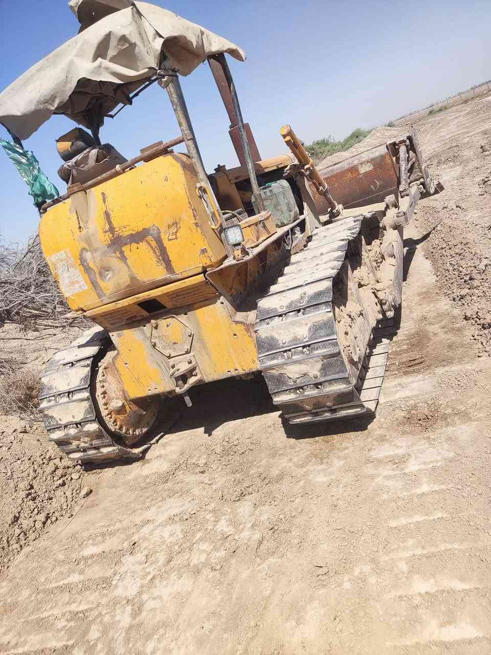 سلام عليكم بلدوزر كتر بلر امريكي مكينه جاهزه للشغل الشراي يتصل ‏‪
‏‪0780 543 0111‬‏
