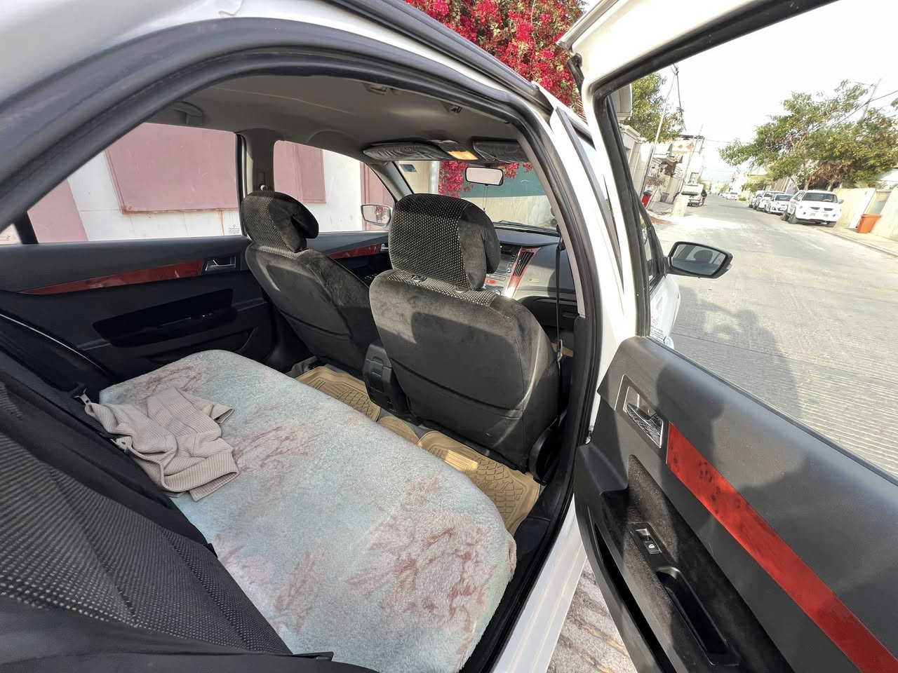 السلام عليكم دنا للبيع  موديل 2022 طالعه بل 2024 من الشركه مطلوبه راعيها هوه يسدد استقطاع ماستر كارد يعني تأخذ صافي وكاله ب اسمك بيها جاملغ الخلفي خلف السابق نص صبغ فقط والباقي كفاله عامه كل نقص مابيه جاهزه تبريد حداديه تخم تاير كله مكفول مكينه كير مكفولات ماشيه السياره 102 الف مكاني النجف الإشراف 
متواجد على فيس وتساب وبلخدمه 
هذا رقمي (( *********** ))
السعر 78 $وبيه مجال   …و شكراً 🍀
