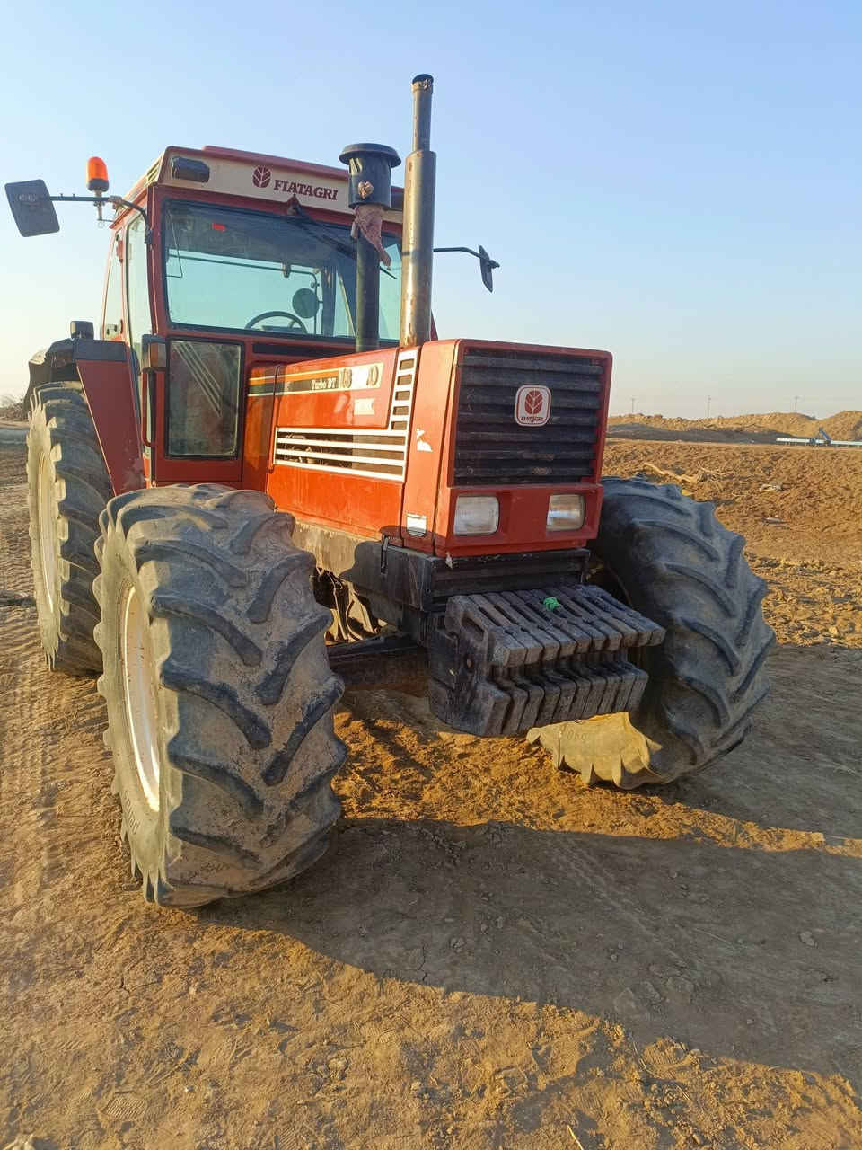 سلام عليكم مكينه للبيع فيات 180 
اكسنن بارز طكمه عريضه نص وتماتيك مكفوله كفاله عامه الاتصال ***********
