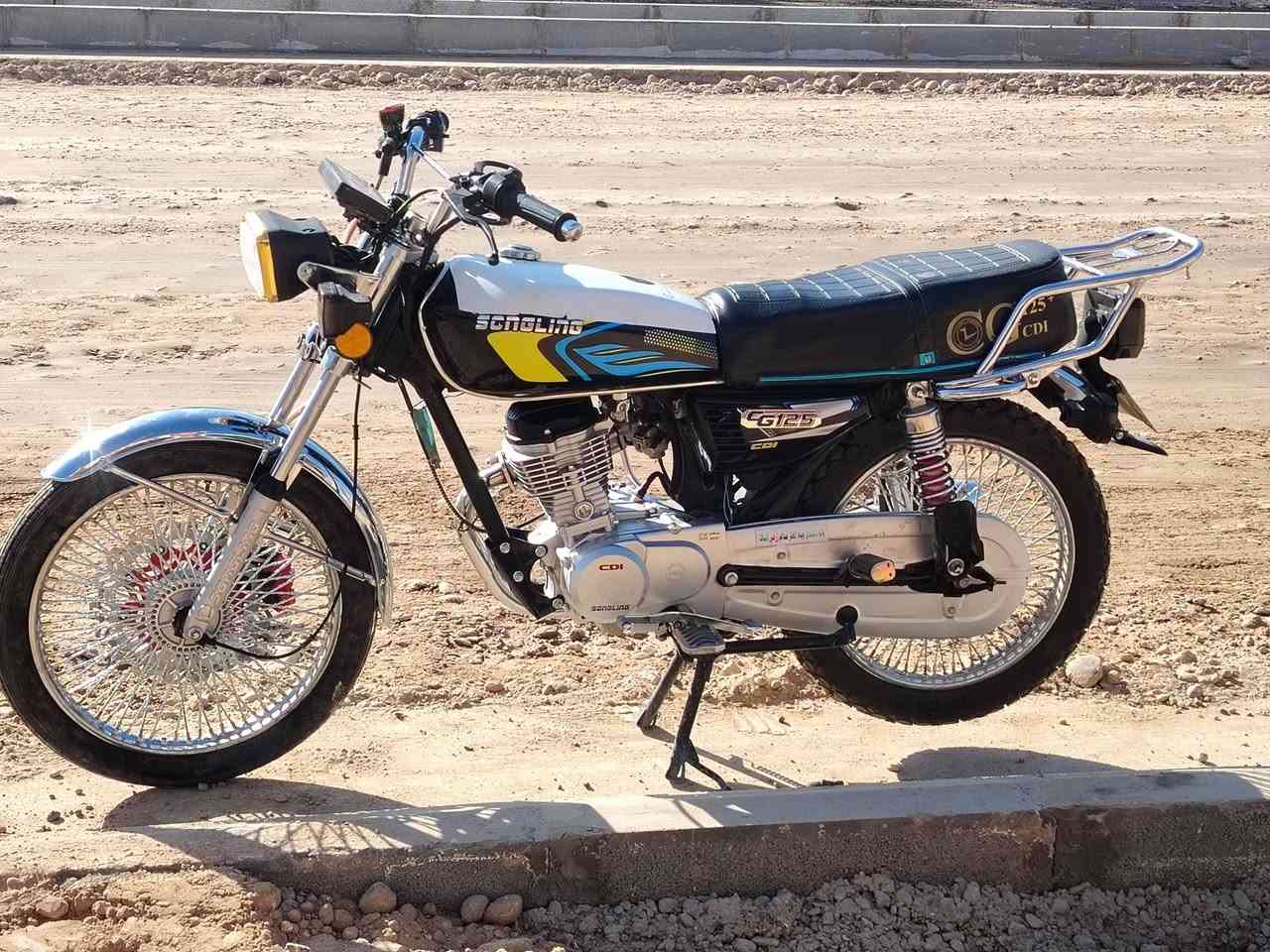 دراجه للبيع تكريت شارع الزهور مقابل مدرسه النظاميه دراجه رادب 650 للبيع ما بيها ايي والدراجه بها مجال وحيا الله حمل الدراوش اراوس / ***********
