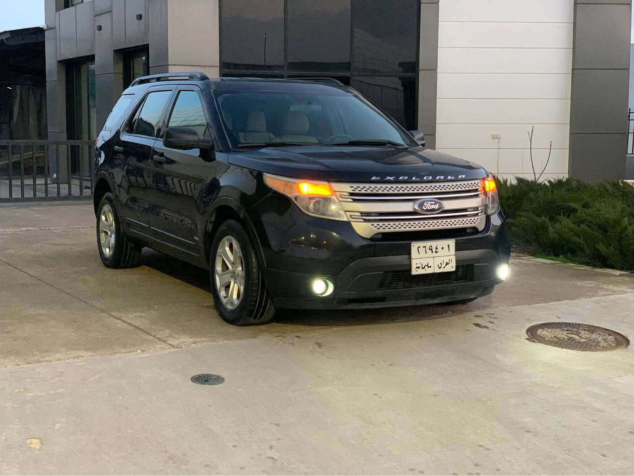 فورد ئيكسبلورا 2013
دوو بارحةي بوياغه بةناوي خومةوةيه 15$غةرامةي تيايه دواي معاملة ئةيبرم كيرو مةكينةي بي عةيبه  هةيكةلي تابليي جوانه سةنةوي بةسةر جووه دةبل ئةكسلة و سي ريز كوشنه و سعري 120$و معاملةيةكي كةم 
0771 502 0007 
0751 236 84 33 
لةسليمانيم السليمانية, العراق
