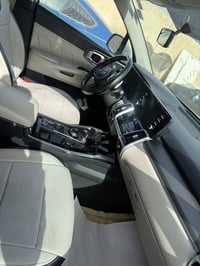 سورنتو خليجي موديل ٢٣ فول مواصفات الشركه رقم بغداد ماشيه ٥٠ الف مكفوله...
