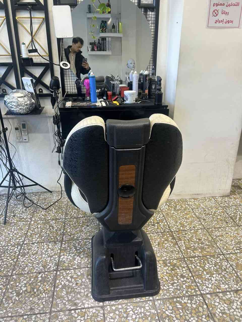 شباب كراسي حلاقه العدد اربعه
كل واحد وسعره اسعارهن مناسبه مكانينجف حي السلام 
***********
