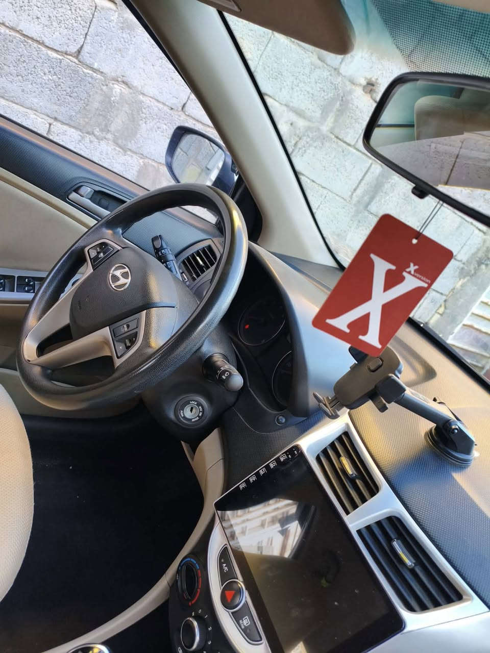 السلام عليكم ورحمه الله وبركاته سياره اكسنت موديل 17 سياره مكفوله بيها بس هاي شويه بل جاملغ الايمن كد اربع اصابع مكانهه كربلاء المقدسة حولي ابو مهدي ***********
