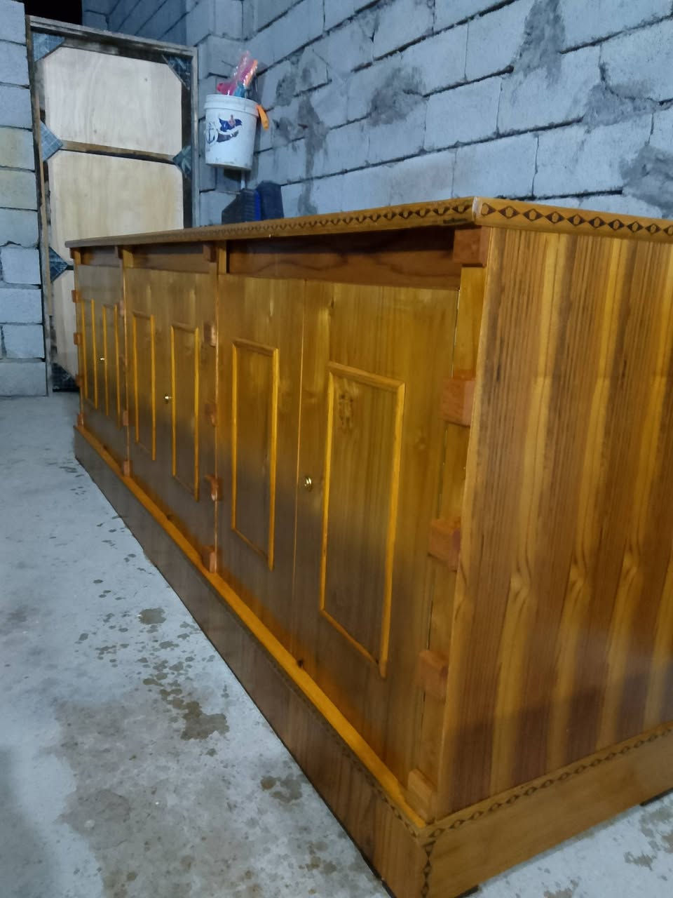 اللهم صلِّ وسلم وبارك على سيدنا محمد وعلى آله الطيبين الطاهرين 
جمعه مباركه عليكم 
بوفيات افراش مغتلف القياسات شغل درجه اولئ ان شاء الله 
العنوان ديالئ بعقوبه بهرز رقم الهاتف 
***********
الاسعار 
بوفيه قياس مترين مع الصبغ سعرهه 95 الف جمله كميات 
بوفيه قياس مترين اونص مع الصبغ سعرهه 100 الف جمله كميات 
الجميع @إشارة 
بهرز الخير
