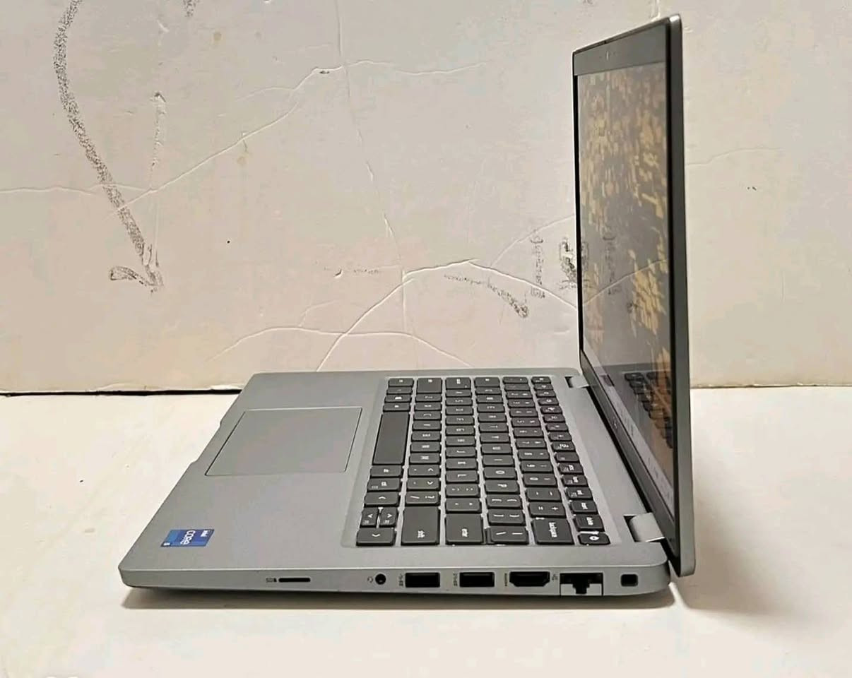 لابتوب Dell سوبر سلم الجيل 11 سوبر سلم فئة  G7 للبيع
المعالج core i5 الجيل 11 فئة G7
رام 8 كيكا DDR4
هارد 256 كيكا SSD
كرت الشاشه Intel Irix Xe حجم 4 كيكا
الشاشه حجم 14 انج ضد التوهج  دقة FHD
باتري ليثيوم 6 خلايا  شحن سريع 65 واط والباطرية ممتازة شاحن تايب سي
كامره دقة hd تحتوي قفل فتح وغلق الكامره
 منفذ تايب سي و رام  وhdmi وسيم كرت وباقي المنافذ   الحاسبه كلش نضيفه وحلوه
السعر 350 بغداد, العراق


**إذا كنت صاحب هذا الإعلان وتريد حذفه لأي سبب، رجاءا أرسل رسالة إلى الدعم الفني**