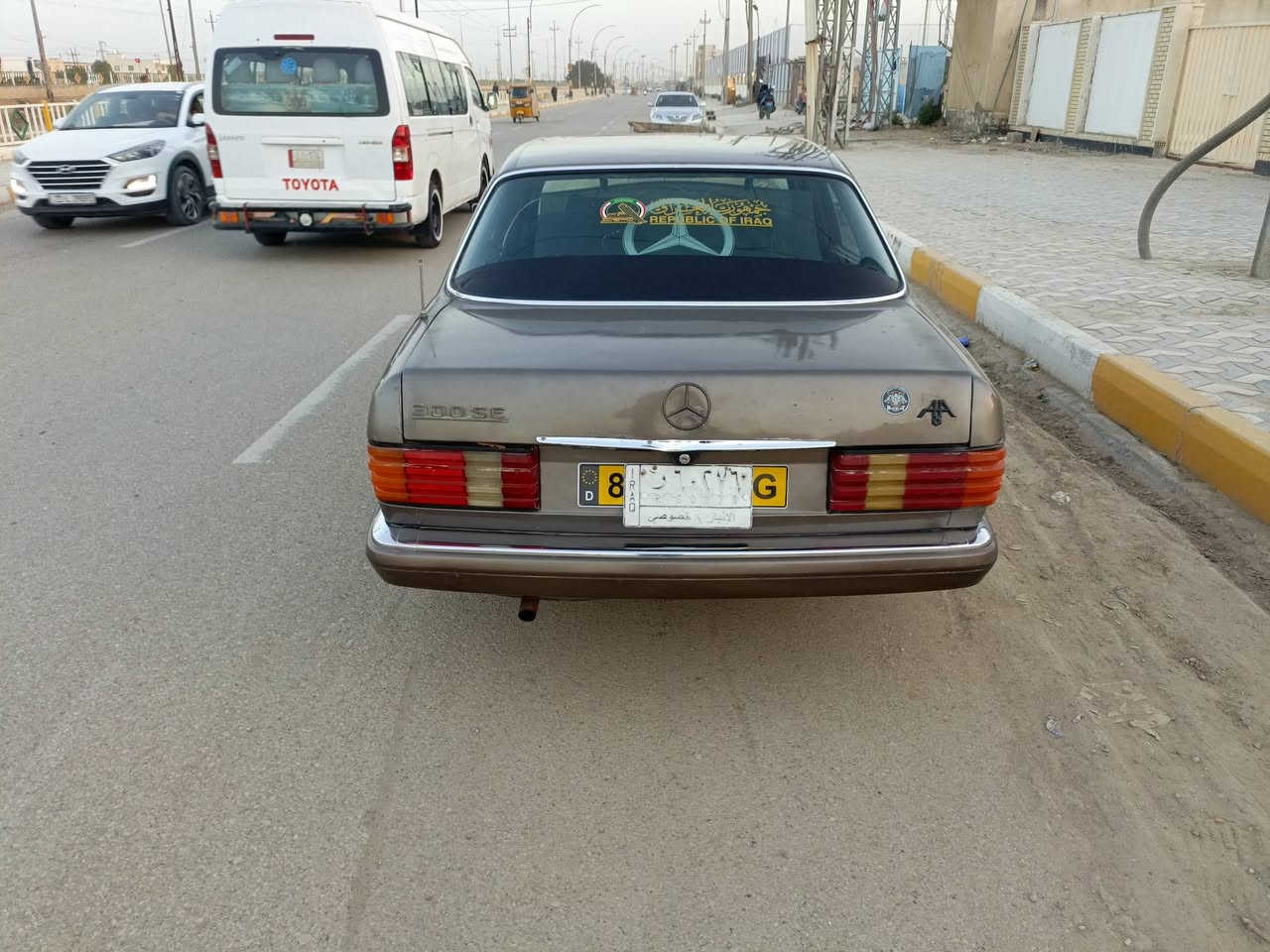 للبيع مارسدس رئاسي 300باب قصير موديل 90 محور محرك 2500 شاصي بلادي تبريد شغال رقم انبار  السعر المطلوب 40 ورقه
مكان السيارة ذي قار قلعة سكر
***********
