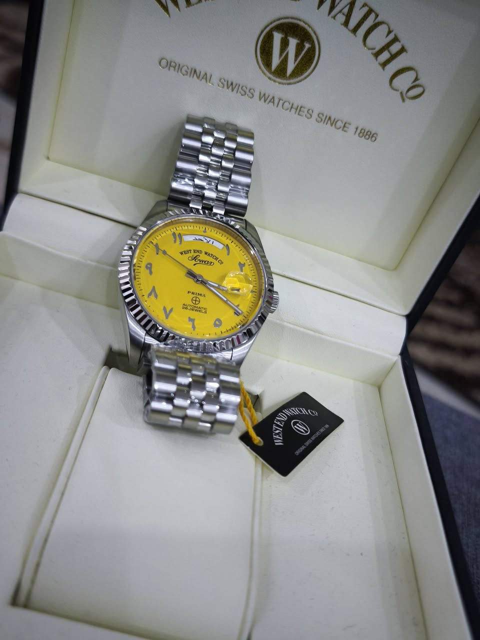 بسم الله الرحمن الرحيم 
West end swiss made 
ساعة ويست إند اوتوماتيك سويسري أصلي وكالة اصلي
ارقام عربي 
منفذ التاريخ باللغة العربية 
منفذ لعرض أيام الأسبوع باللغة العربية 
لون ليموني 
سير جوبلي 
قطر 41
#السعر 620 دولار 
***********
يوجد خدمه التوصيل
