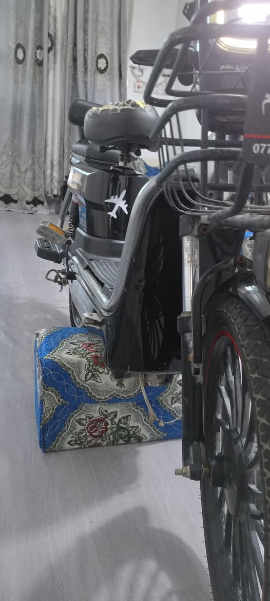 سلام عليكم باسكل شحن للبيع بطاريات جدد اربع نمر شاشه شغاله كلوب شغال باسكل نضيف سرعه 80 سعر 200 بي مجال قليل السفسار *********** مكان كربلاء
