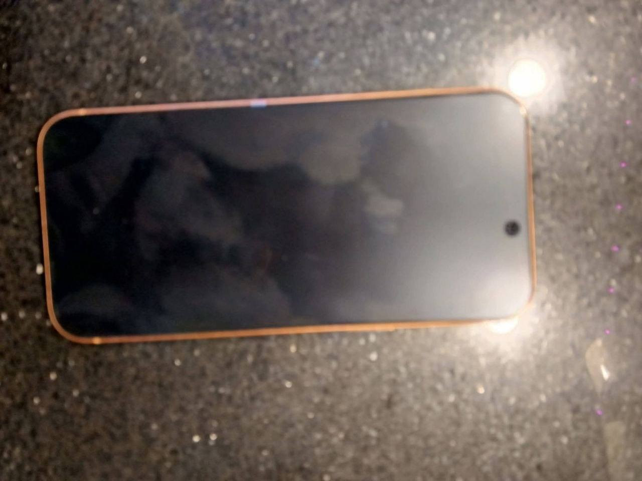 ايفون 17 برو ماكس نسخه أيسم وكاله اصلي ذاكرة 256 بطاريه 100 لون برتقالي
جهاز لا مفتوح ولا مصلح اخو الجديد استخدام مال بيت
وين ميعجبك افحص

السعرر مليون و100 وبي مجال بسيط
***********
