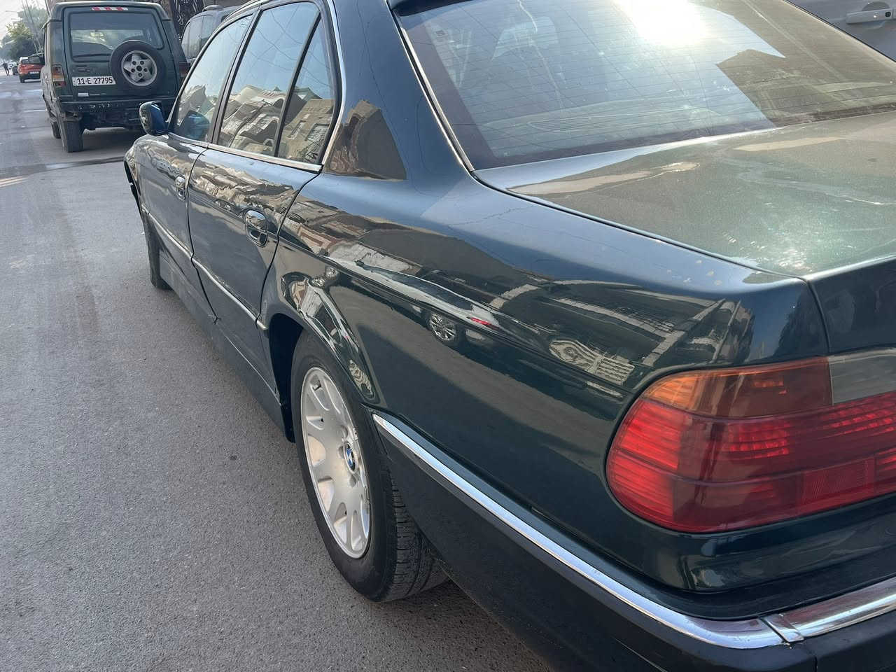 Bmw خفاش ١٩٩٦
٨ سلندر اصل ٧٣٥ باب قصير 

سلايد روف صندوق شفط كير ومحرك لوك مكفولات 

صدر امامي خلفي جديد سنتر لوك مكفوله من الحادث مصبوغه اثر جراد تبريد شغال ترايها كلش حلو 

مكانه بغداد الغدير السعر ٦٨ للاستفسار 

***********
