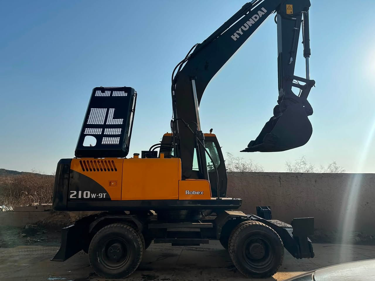 🔥🔥Used Hyundai 210-9T wheel excavator for sale; tailored to the customer’s specifications with a brand-new appearance and a shorter service life, the original system offers flawless and reliable performance,if you like please contact me for details ☎️☎️🔥🔥
#Hyundai#210-9T #wheel excavator #Gangya machinery for China❤️❤️


**إذا كنت صاحب هذا الإعلان وتريد حذفه لأي سبب، رجاءا أرسل رسالة إلى الدعم الفني**