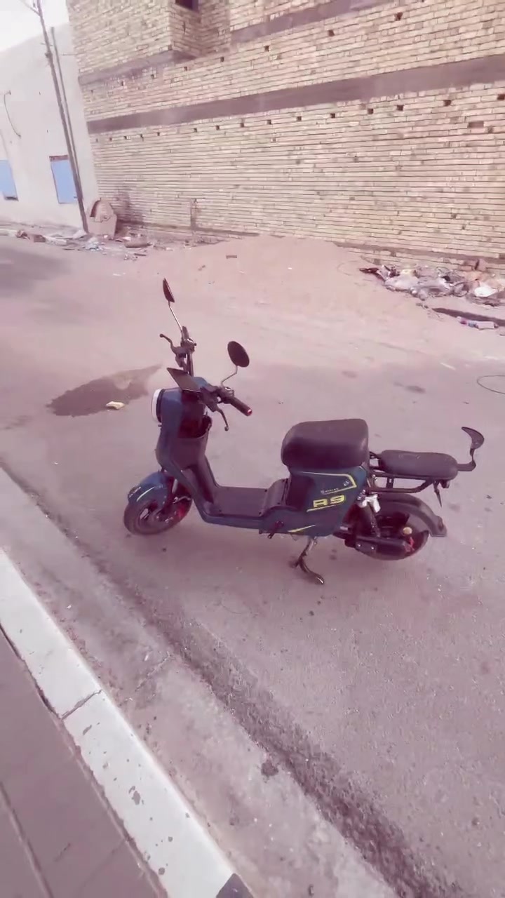 🚲🔥 دراجة شحن R9 للبيع –
السلام عليكم ورحمة الله وبركاته
🔹 النوع: دراجة شحن R9
🔹 الحالة: نظيفة جداً / استعمال خفيف
🔹 البطارية: قوية وتدوم لفترة طويلة (شحن سريع)
🔹 السرعة: مستقرة وأداء عالي داخل المدينة
🔹 الشاحن: أصلي ومتوفر
🔹 الإطارات: بحالة ممتازة
🔹 الهيكل: متين وخالي من العيوب
🔹 الإنارة: شغالة أمامي وخلفي
🔹 الاستخدام: مناسبة للتوصيل، العمل اليومي،
💰 السعر: 425 ألف 
📍 الموقع: البصرة – الزبير
📞 للاستفسار: ***********
📌 ملاحظة: مو شراي لايتعبني
@إشارة
