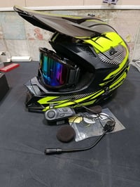 خوذة سماعات • مقاس M • توصيل