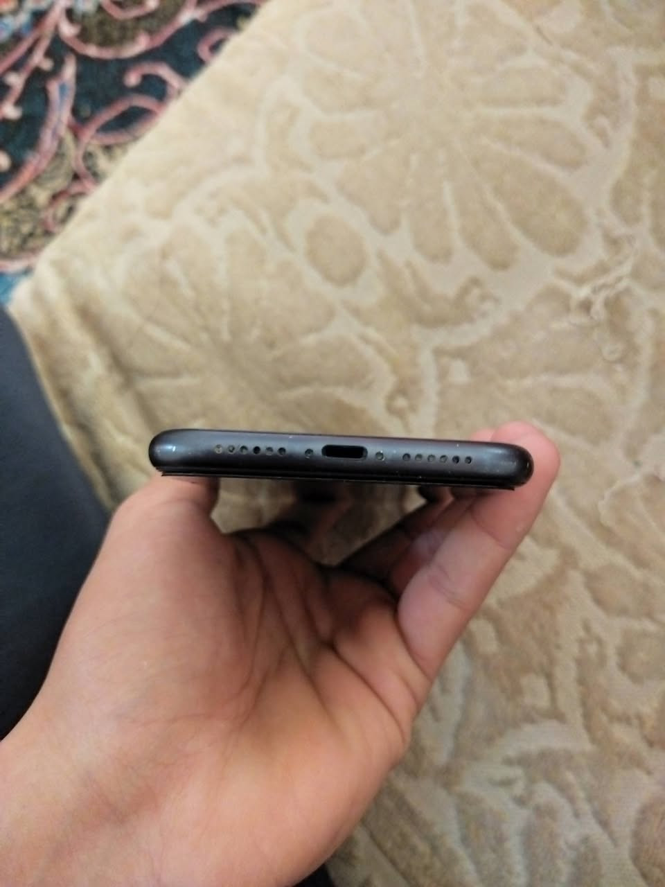 سلام عليكم جهاز ايفون 11عادي للبيع جهاز بلادي كلة شغال لبطارية 94 معلاية بس الصرف شرط الشحن شرط الفحص وضهر مكسور لجهاز ستخدامي الشخصي كلش نضيف بس مستعمل الجهاز بدون كفر السعر 220بي مجال بسيط عنواني كاطون الرحمة رقمي للستفسار ***********
