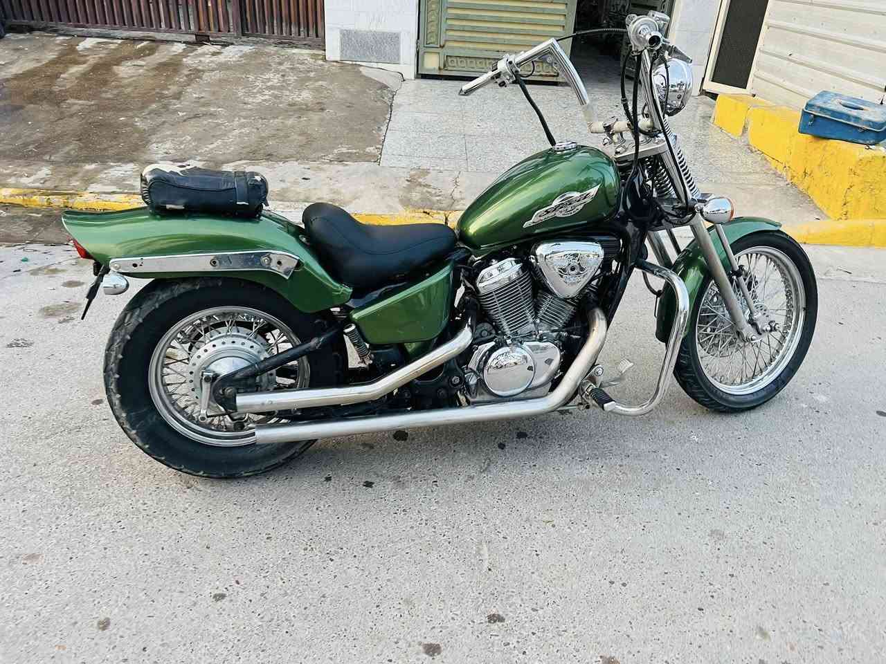 السلام عليكم
هوندا ستيد 400 VLX

موديل 2001

صبغ جديد 

بلكات جدد

دهن جديد 

مي اخضر 

دراجة كهربائيات جديدة 

كلج جديد 

صدر سبرنك 

السعر 1500

*********** واتساب
