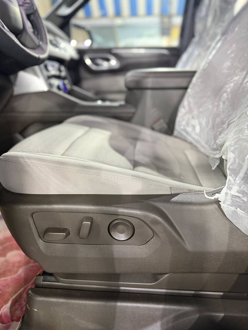 سلام عليكم تاهو LS 2024 ماشيه 3 الف اخت الزيرو مغلفه PPF بلكامل كفاله عامه من كلشي رقم بغداد  
مكانها بابل للاستفسار:- ***********
