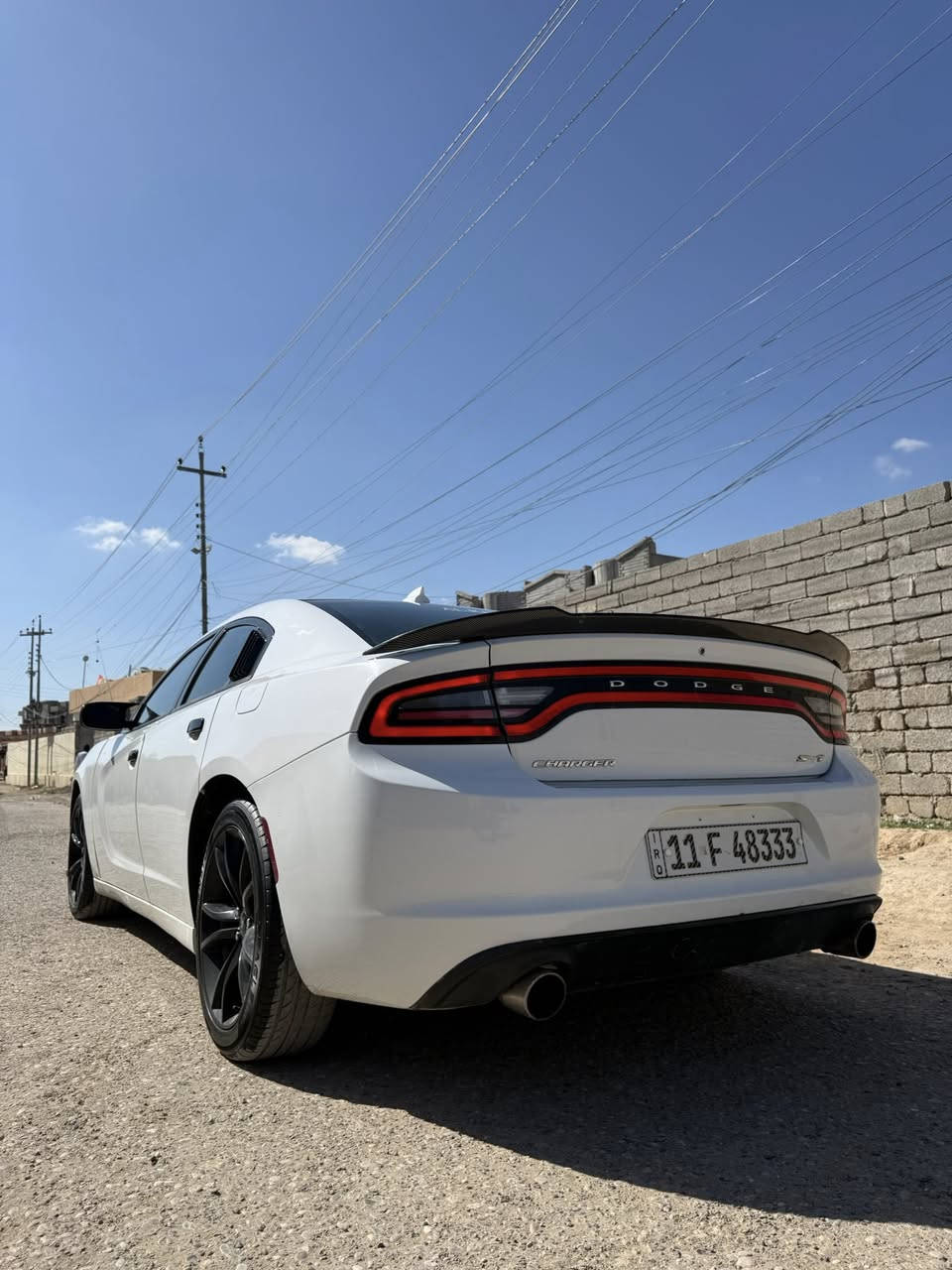 (السلام عليكم)
للبيع او مراوس بارتي حصراً
جارجر (2016) (6)سلندر (3600)
رقم بغداد باسمي 
وارد كندي طابه كلين 
بلعراق صاير بيها حادث جاملغ امامي عكس السايق يعني حادثها قطعه وحدة وجاملغ امامي جهة السايق سرقه يعني فقط مبدل مال شركة بلادي 
ونص باب وقبغ صندوك صبغ اثر شخط بدون فتح 
لغود شواصي كفاله 
كير محرك اكسل خير من الله 
حداديه تايرات تبريد تدفئة خير من الله 
تحكمات ستيرن 
شاشة جبيره 
كير طياره 
دخول ذكي 
شفتات سرعة 
تدفئة كشنات 
كشنات حضن بلادي جلد
عنوان السيارة (صلاح الدين)
للاستفسار (***********)
السعر (168) وبيها مجال 
والي متعجبه السياره ان شاء الله يلكة الأحسن منها تجي شوفها وتشلع عيوني ماكطع سعر بل تلفون
