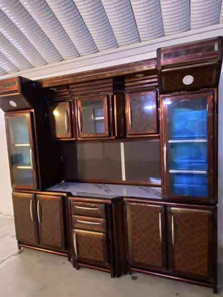 #للبيع كاونتر ملگي قياس مترتين ونص ارضي ومعلق. السعر خاص او اتصل  *********** العنوان مغربه يوجد خدمه توصيل 🚚
