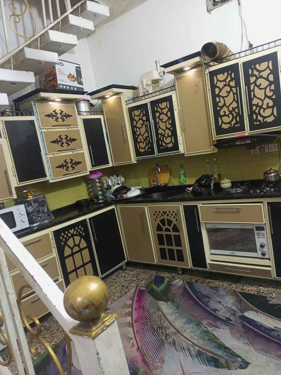 للبيع نص قطعه قطاع 61 الاتصال *********** قاطين مسلح نضيفه
