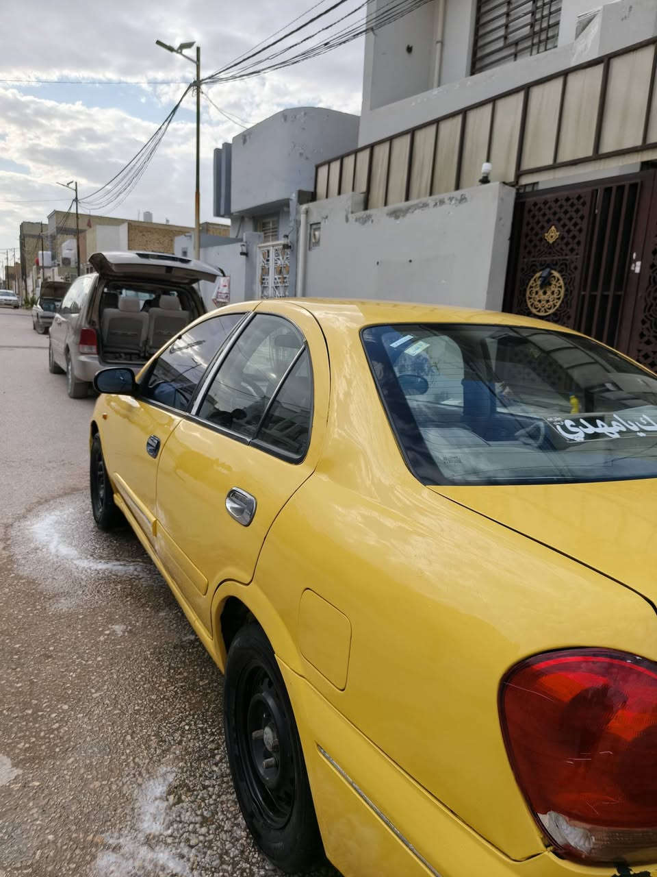 نيسان ياباني 2009 رقم انكليزي 

بأسمنه السيارة تحويل ثاني يوم 

مكينه كير حداديه مكفوول وجديد 

تبريد شغال ثلج

تخم تاير جديد 

مشط ستيرن جديد 

دواخل نضيفة وحلوة 

صبغة جديدة درجة اولى

السعر 68 وبيها مجال بسيط 

*********** / غير متواجد على الفيس
