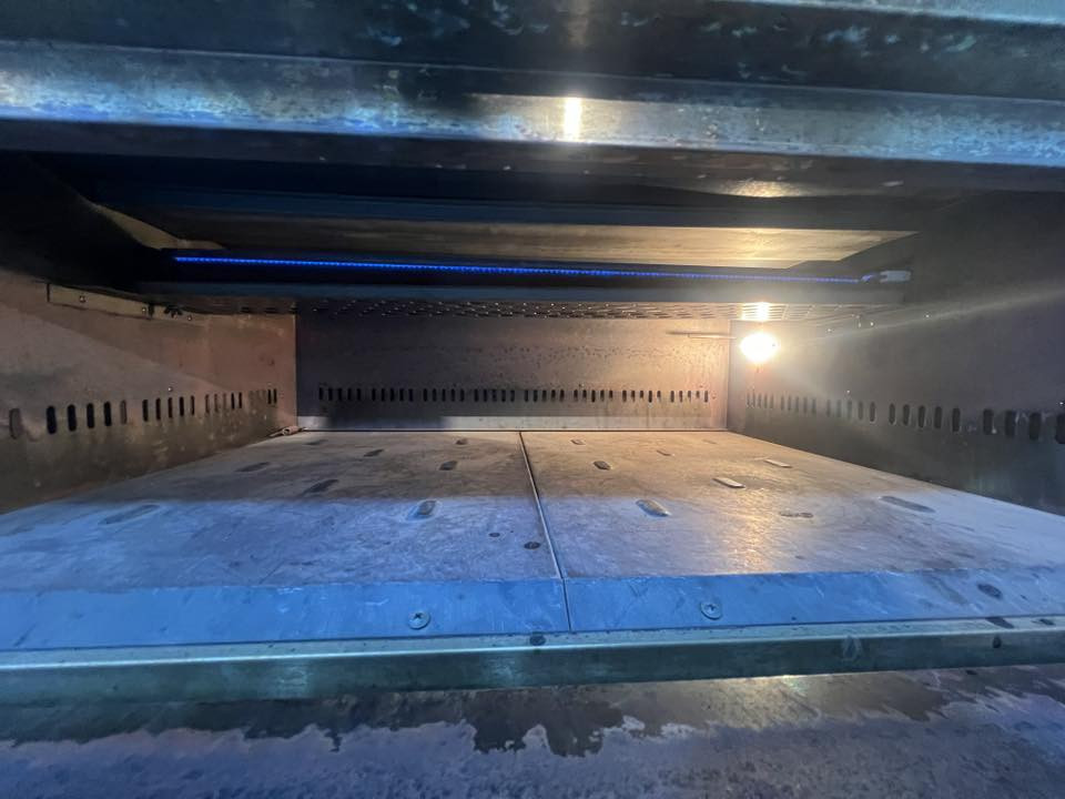 فرن بيتزا
جديد ونضيف
السعر 450 
البصره المعقل
***********
