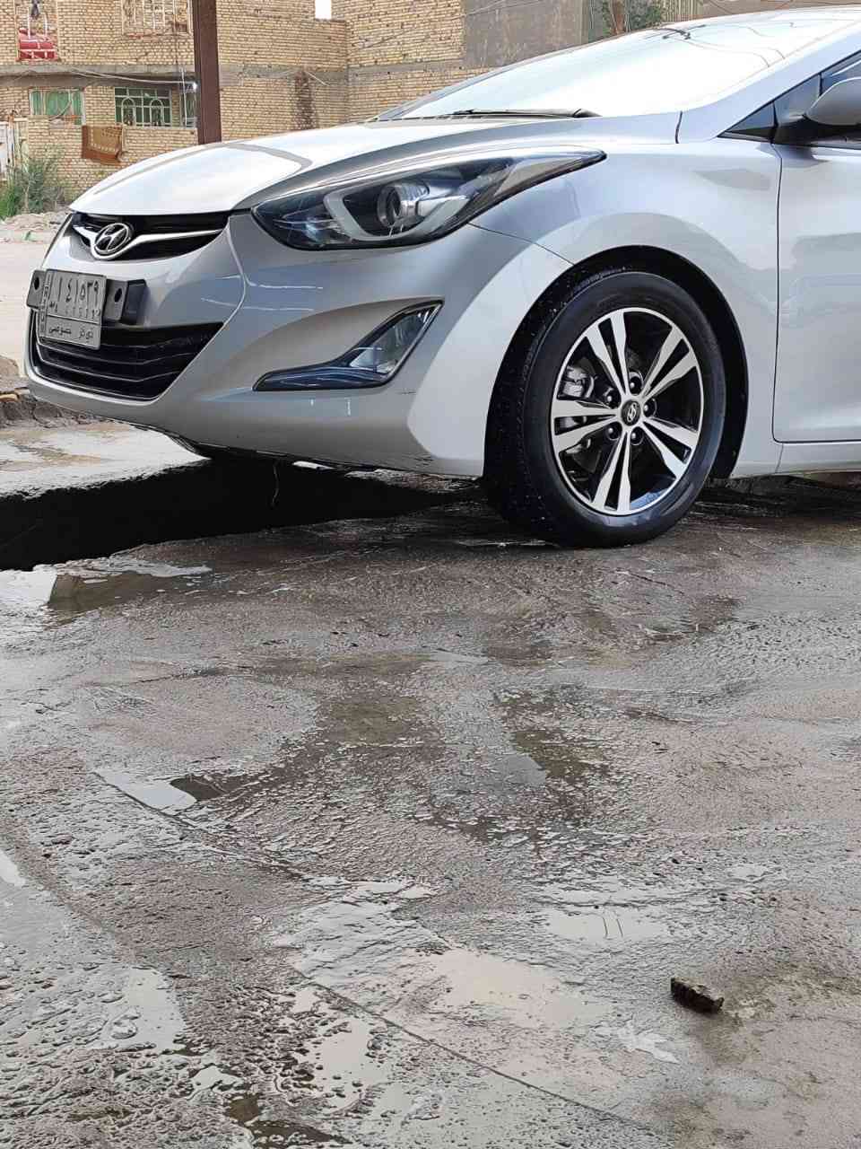 الانتره موديل 2014
حادثه جاملغ و بنيد  
السعر 115 
رقم صاحب السياره    ***********
