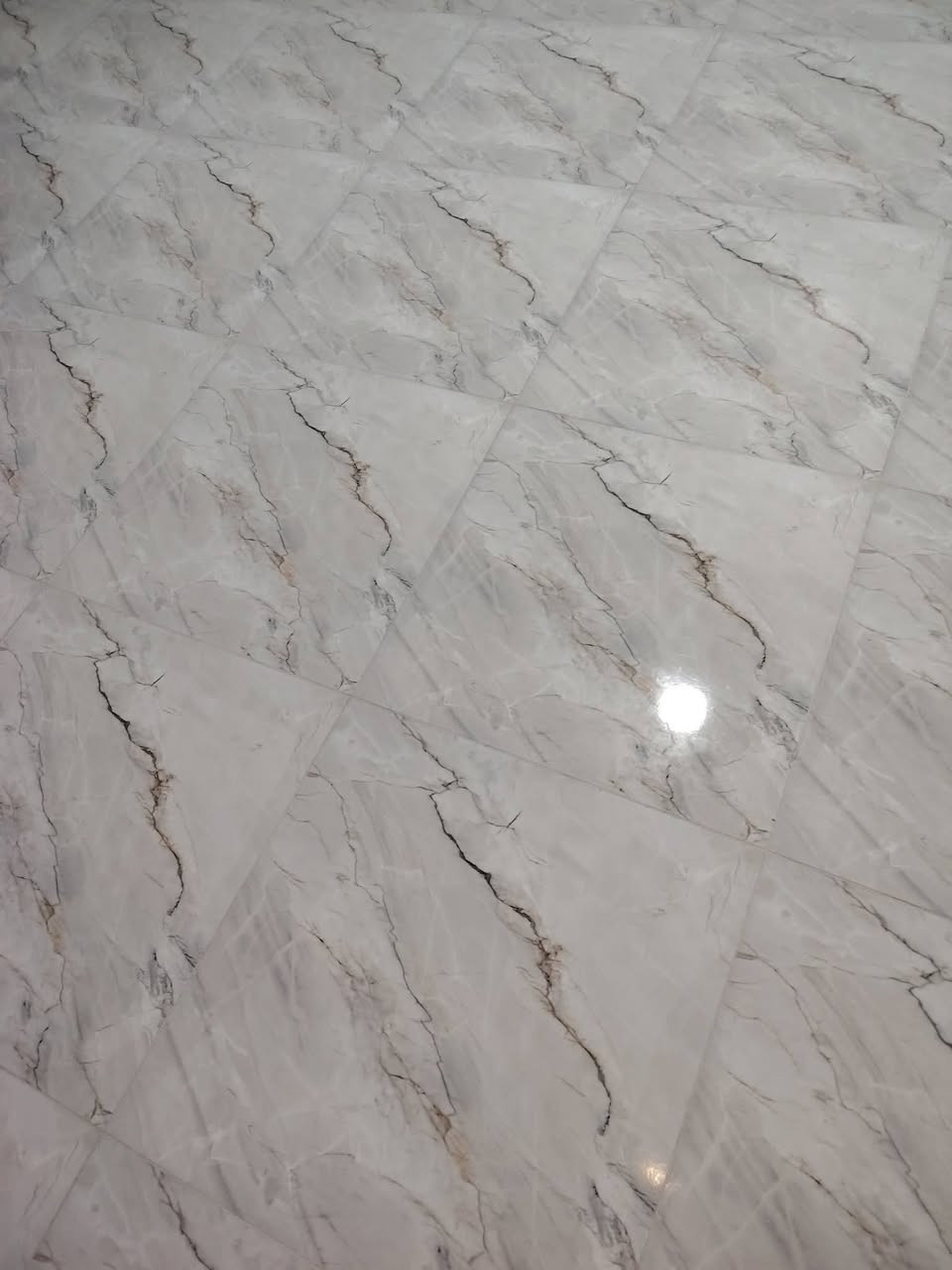 خلفة لتطبيك جميع اعمال السيراميك والبورسلين جدران ارضيات دراج متفرغ حاليا ***********
