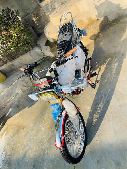 سلاو براياني ئةزيز
ئةم ماتؤرة بؤ فرؤشتن 
يان گؤرينةوة بة crx
Nami pro (honzda)
مؤديلي ٢٠٢٥
مةكينة١٢٥
مةكينة غةتاص 
فةرقي نية لةگةل سفر 
بؤ عةيب مةپرسن 
سعري (٧٢٥)هةزار 
رجائةن چات مةنيرن بلين قفلي چةنة موشتةريت وةرة سةيريكة و بةپيي توانا خاترت دةگرم 
شوينم كةلار 
***********
*********** كالار
