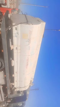 تانكي ثقيل عشر تلاف التر نضيف مامتواجد ماسنجر. فقط تصال 07807704403