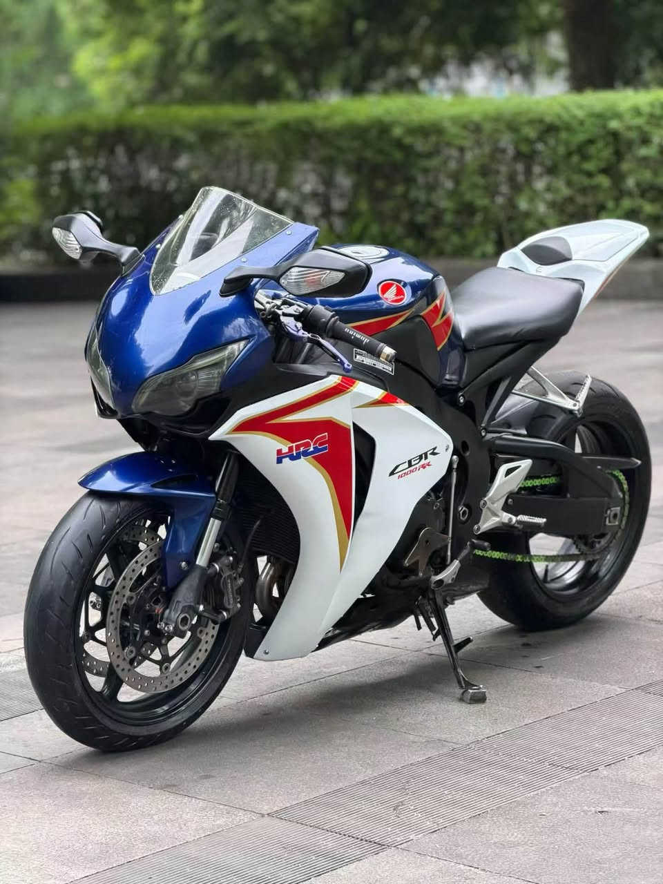 CBR1000RR
2011
$٣٩٠٠🔒

✅ ضمان محرك وقير – بدون أي حادث
✅ الدراجة موجودة خارج البلد

🚢 مدة الوصول إلى السليمانية:
⏳ من 45 إلى 90 يوم بعد الدفع

📞 أرقام التواصل:

 • ***********

‏‎📢 تنويه مهم:
أعزائي الكرام، جميع الدراجات النارية الموجودة خارج البلد تصل خلال 45–90 يوم.
.

أعلم أن بعض الناس تفاجأوا من الأسعار،
وأؤكد لكم بإذن الله سأحاول جعلها أرخص قدر الإمكان 🤝

🌹 شكر خاص لإدارة الكروب
کروپ فیسبوک https://www.facebook.com/share/g/1D8xBUZevA/?mibextid=wwXIfr
🎥 تابعونا على تيك توك:
‏👉 https://www.tiktok.com/@madeinjapan919
‏👉 https://www.tiktok.com/@samuraiskill1

📌 يمكنكم متابعتي على تيك توك لمشاهدة أحدث الدراجات
