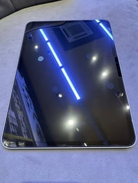 آيباد برو M4 • ١١ بوصة • ٥١٢ جيجا