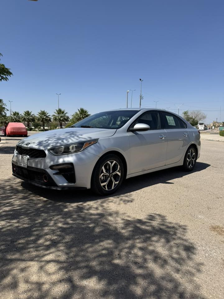 السلام عليكم 🫡 فورتي 19 سياره بيه اربع قطع سياره حلوه وبيه كصه بل فخذه مالته وسعر مناسب اتصل وخادم***********
