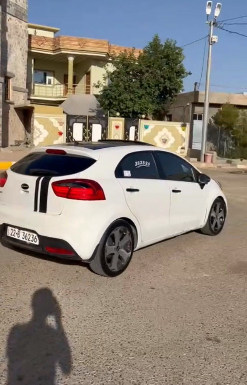 سلاو ريز كيا ريو مؤديل ٢٠١٣     ناوقةيسي
ناو قه يسى
كاميره
٣ مؤدى لى خؤرين
ده بل گير
مه كينه گه وره 
٢ پارچه و نيوى بؤياغة ناوي گرتوة 
گيرو مه كينه به شه رت رةقةمو سةنةوي تازةية بةناو خؤمة 
هه ي چ مه يرفى تيى دا نيه ٤ تايه و ويلى تازة(***********)نرخ٨٨كةمي مةجال
