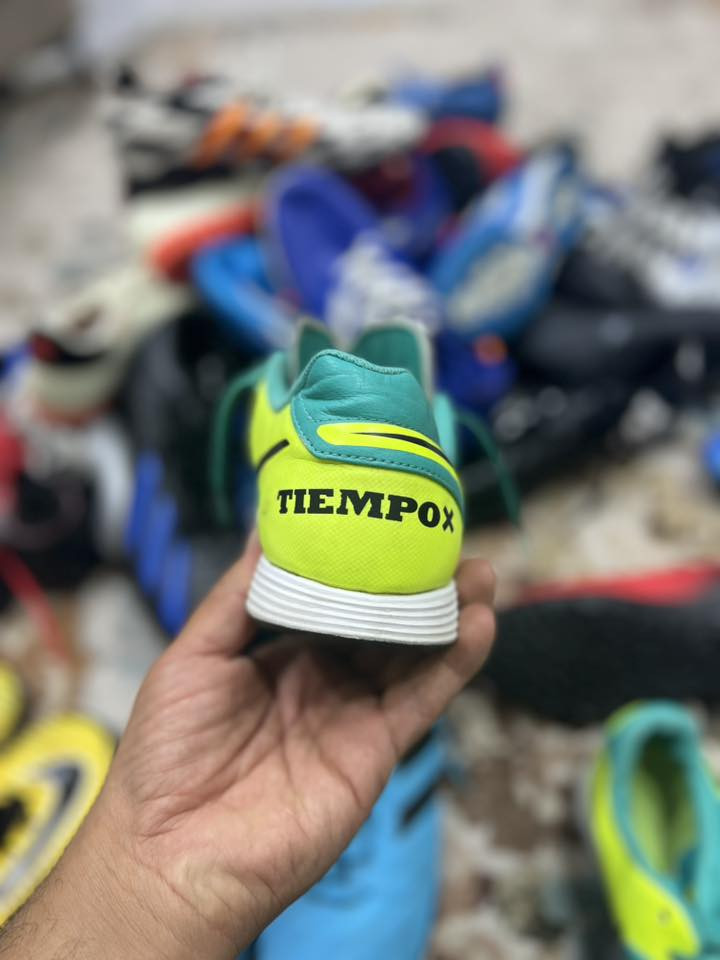 تيمبو اصلي بالة 
نظيف جدا 
قياس 43
السعر 40الف مع التوصيل 
للحجز *********** 
……
