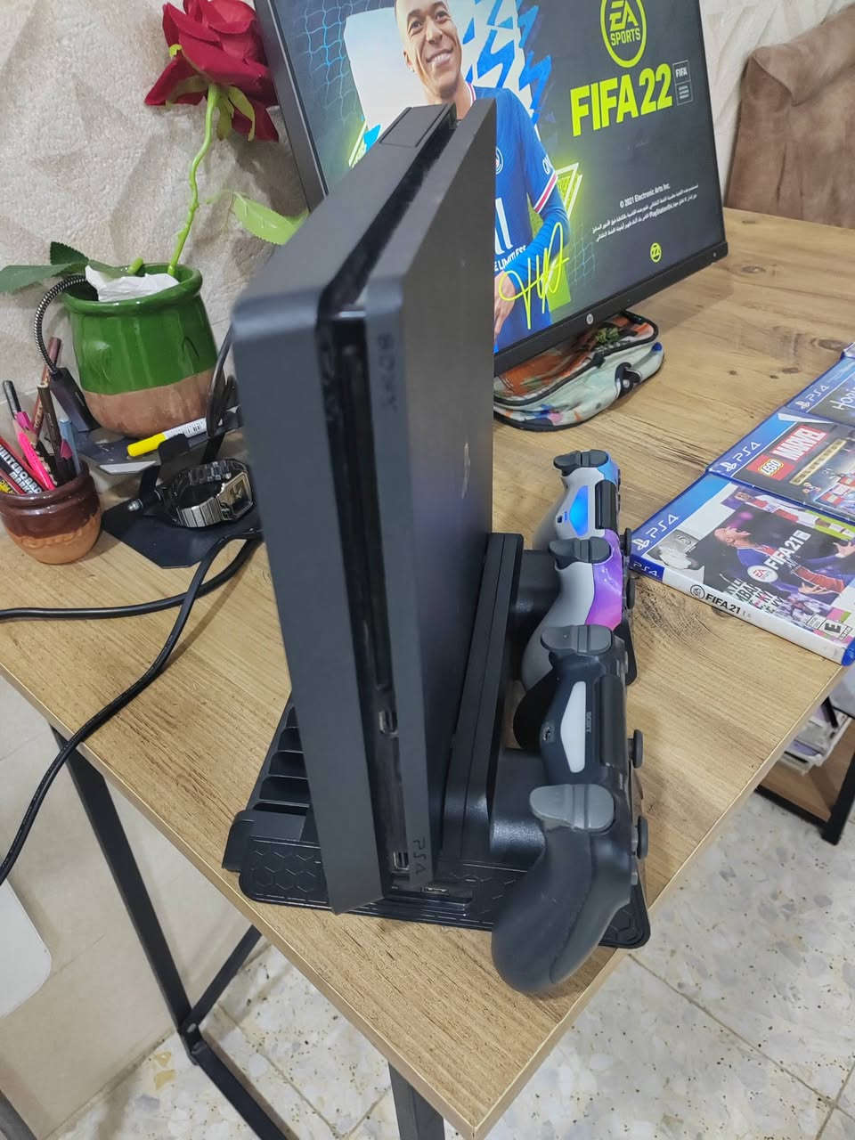 السلام عليكم
ps4 سلم 
ذاكره واحد تيرا 1T 
يدات عدد 2 + قاعده تبريد وشحن يدات
اقراص عدد 4 موضحات +العاب بلحساب نازله
البلي اولاين غير مهكر !
جهاز لوك نضيف
مكاني بغداد 
للستفسار ***********
