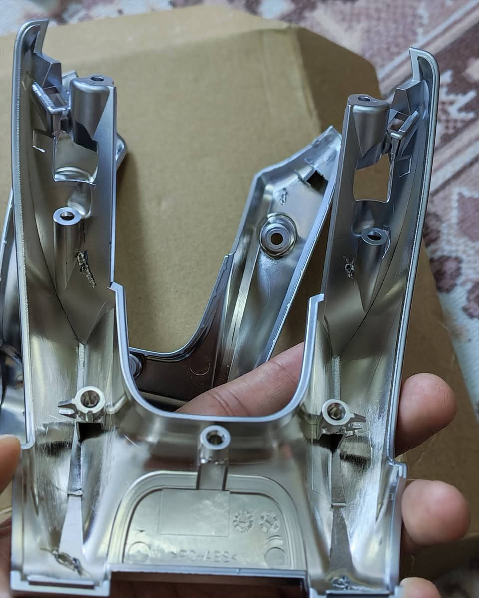 اللمسة الأخيرة لستيرن الـ AMG.. التعديل البسيط هو اللي يبرز الفخامة. متوفر  الي يعجبه هيج شي
يراسلني وتوصيل لكل العراق
***********
