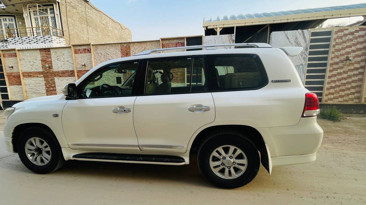 السلام عليكم لاندكروز موديل 2011 رقم بغداد انكليزي بسمي فول مواصفات بصمه كشنات بقلاوه جلد وكهرباء تايرات جدد تبريد شغال تلاث قطع و ثلاجه مكفوله كفاله عامه من الصبغ والتبديل عدا بارد بلجاملغ الامامي الايمن السعر 305 مكاني بغداد للاستفسار ***********
