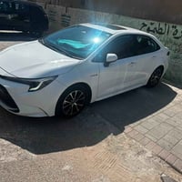 كورلا هايبرد ٢٠٢٤ ماشية ٤٠ الف بيهة صندوك و مبدل بلادي بدون صبغ و صورة...