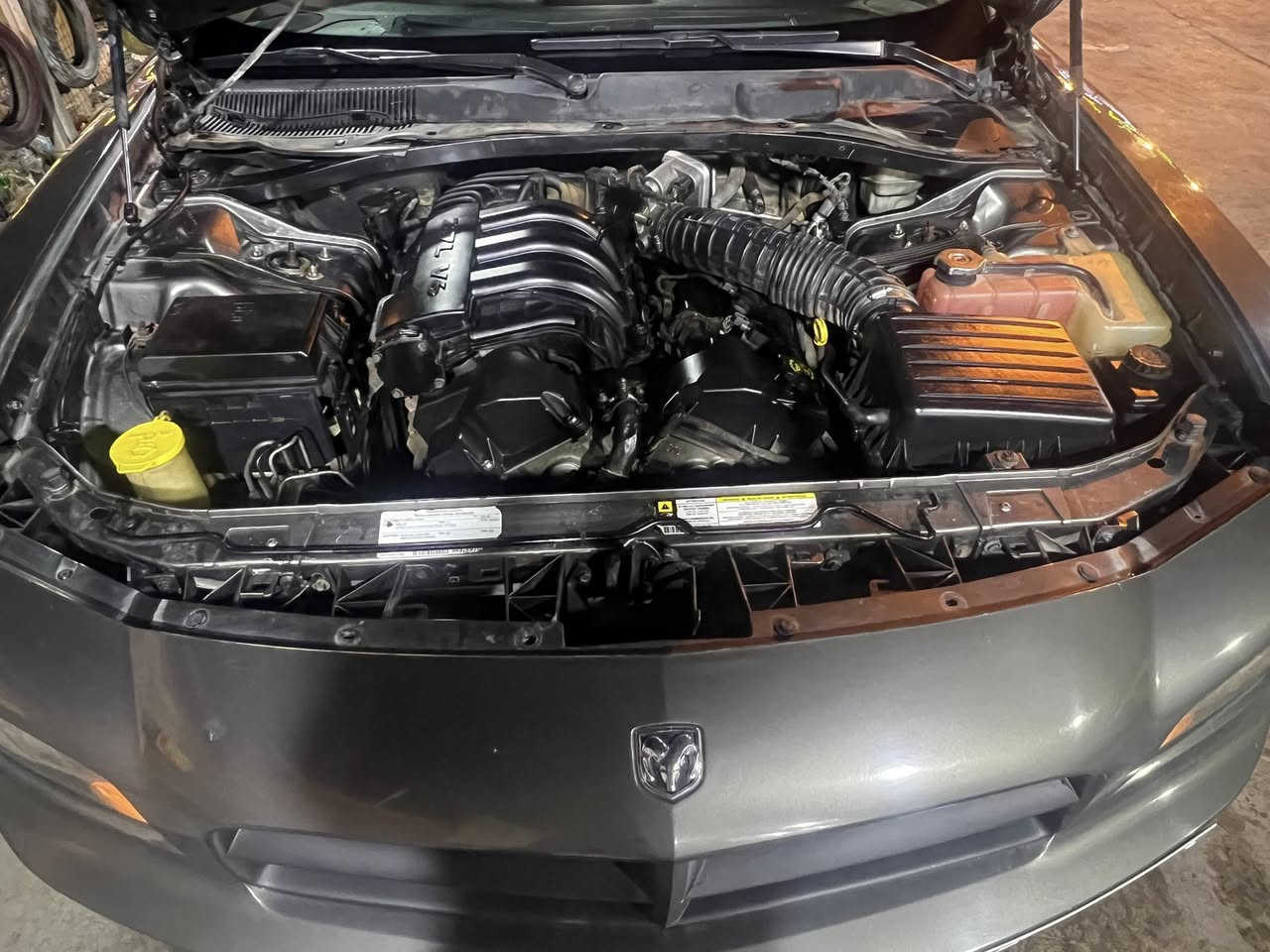 سلام عليكم
جارجر للبيع مكفوله موديل 2008 | مكينه 6 2700 كفاله سياره ماشيه 110 حقيقي ضررها خشم الجاملغ عكس السايق الامي وبارد بسيط بلخلفي جهة السايق ( ملاحضه السياره مو بوليسي والغراض اني شادهن ) سياره بسمي رقم بغداد مميز شرط التحويل رايدها 115 وبيه مجال مكاني بغداد 

هاتف | ***********
