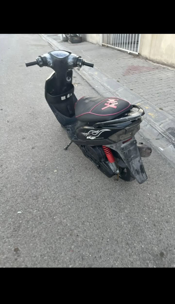 ماكس عدله للبيع مال رمبه بوشه49 بلادي المحرك نضيف كفرات بلادي الدراجه كامل بس يحتاج سائق. الشراي يخابر
750 بي مجال. ‭0773 534 5025‬
