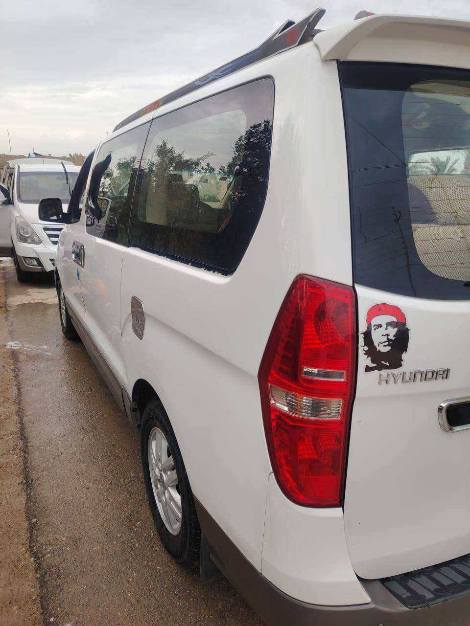 السلام عليكم..
هونداي ستاركس..
 موديل 2016
 الشكل القديم
 السياره جديده ومكفوله
 تخم تاير + حداديه  جدد
تبريد ثلج ❄️❄️
كهربائيات بدي دواخل كلششش نضيفه
السياره رقم كربلاء انكليزي بأسمي شخصيآ سنويه جديده..
علمآ السونار مرفق مع الصور..
السعر  / 195$ وبيهه مجال حك الجيه
العنـــوان / واســــــــــــط
للأسفسار / ***********
