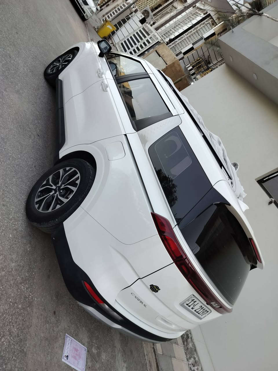 السلام عليكم
كرنفال موديل 2023 للبيع وارد كوري بانزين فقط 
فول مواصفات(شنو اللي ببالك موجود بيها ) عدا الفتحة 
ماشية 53000كم 
رقمهة بغداد
حادثة سطحي جاملغ ايمن تبديل و البنيد مصبوغ 
بيها سونار من المندلاوي
السيارة كلش نظيفة 
السعر 275 ورقة
موبايل ***********
