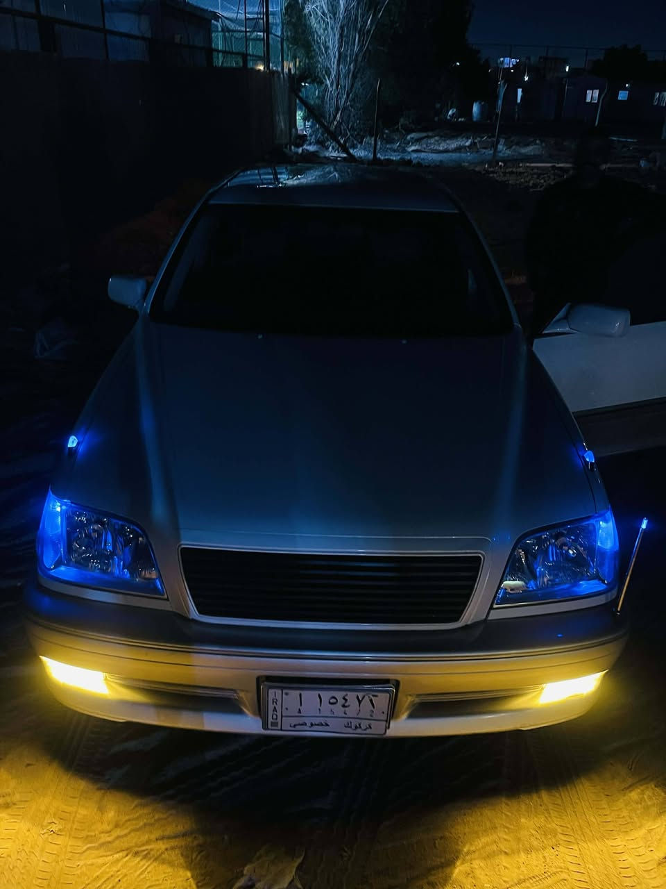 ملكه 2002 سياره فول عده الفتحه 4 دكم
4 كشناات جلد 
زنون فوك و جوه 
محرك دي فور جبير
مدفوع كمرك باقي ع الرقم سياره ما ناقصه برغي دك سويج واطلع 
مكاني نجف حي الحسين مقابيل البلديه فقط واتساب ‏‪***********‬‏
