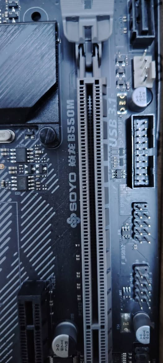 بورد B550M SOYO عاطل
بورد عاطل مايشتغل فحصته ماشتغل
ابيع هل موجود
السعر قيم وخذ او مراوس بهارد SSD
مكاني بغداد / ***********
