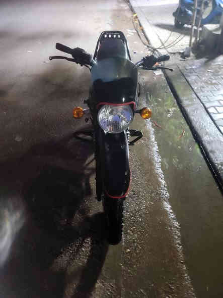 السلام عليكم بوكسر موديل 2023 دراجه نضيفه سنويه اورقام اصولي بسمي رقم نجف مداور بسمك ثاني يوم  دراجه نضيفه ما متعوبه ما مشتغله دلفري السعر 2250 الف قفل
تواصل ***********
