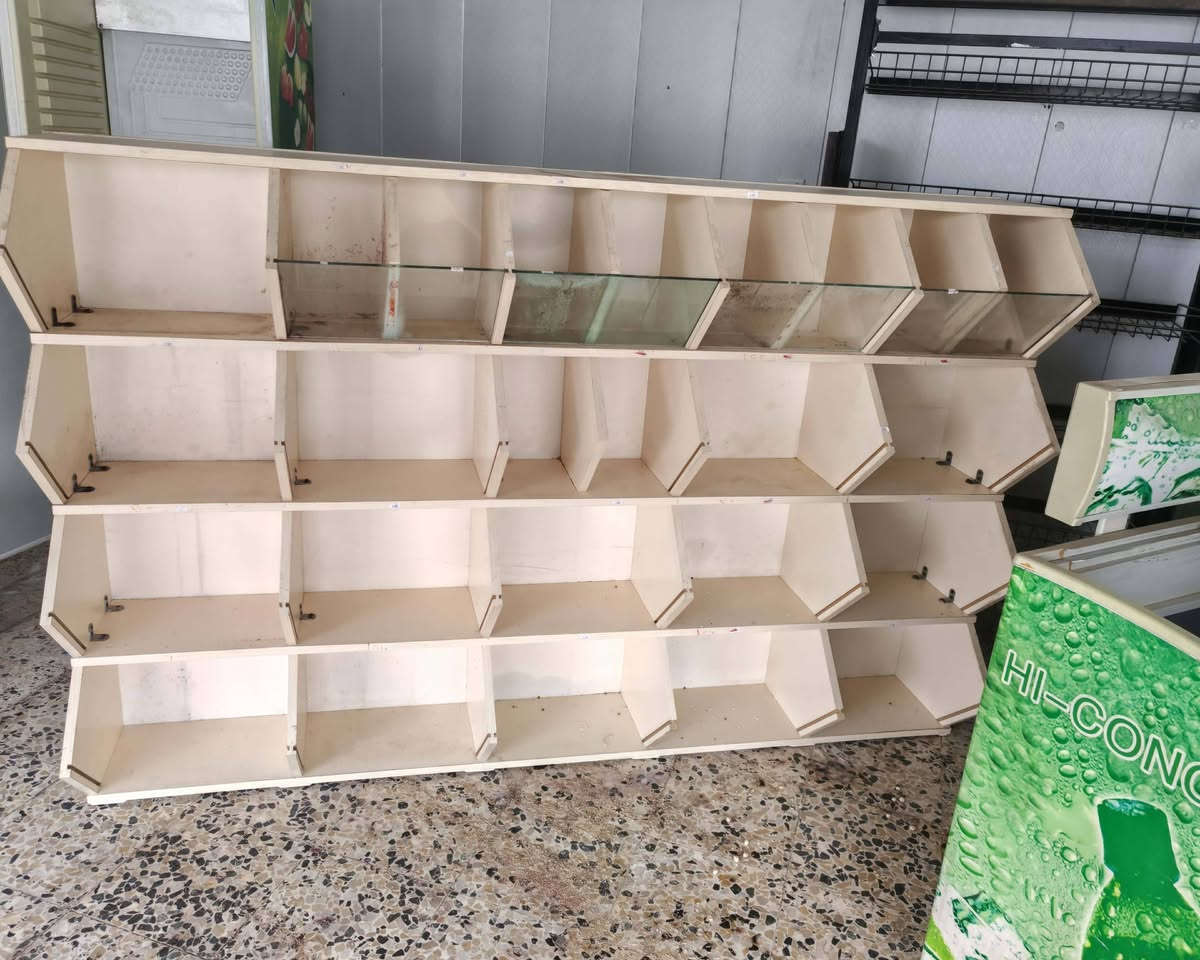 سلام عليكم احتياجات اسواق للبيع عنوان كركوك قادسيه ثانيه رقم ***********
