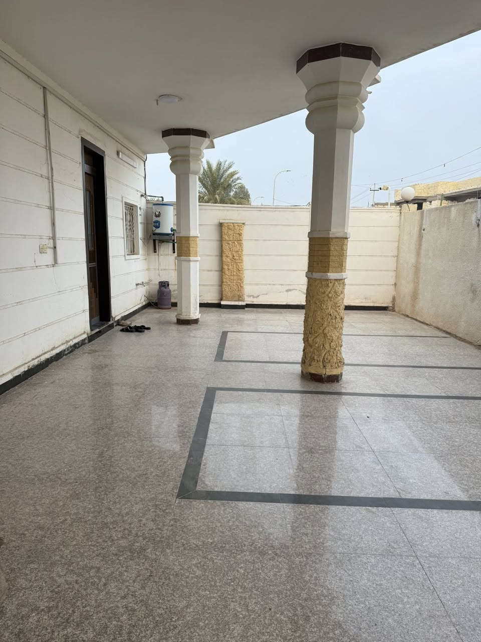 دار سكن طابو زراعي في شارع ( 20 ) ركن 
مشمول بقرار التطويب ( 320 ) 
مساحة الدار ( 780 ) م 
بناء طابوك - صب كونكريت - خدمات 
يحتوي على ( 4 ) غرف نوم 
صحيات داخلية + خرجية + طابق ثاني 
ارضية البيت ( مرمر ) 
موقع ( تجاري ) + ( سكني ) 
موقع مميز ( جداً ) 

للاستفسار مراجعة مكتب ( غيدان ) للعقار  
واسط - الزبيدية - مقابيل حي ( الصناعي )  
***********  
*********** محمد سيد غازي
