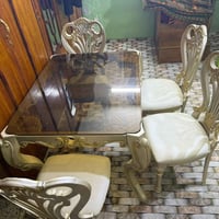 عندي غراض للبيع دوشك طبي نفرين ميز طعام زجاج  مكاني الشعلة 07731119254